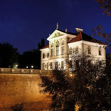 Bunga Apartman Varsó